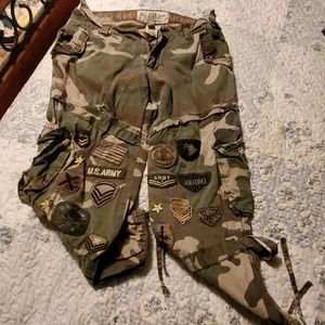 Tell Premium Camo Patched Capris